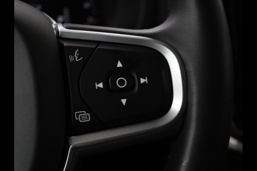 Volvo V60 2.0 B4 Momentum | Stoel & stuurverwarming | Trekhaak | Camera | Adaptive cruise | Carplay | Achterbankverwarming | Full LED | Navigatie