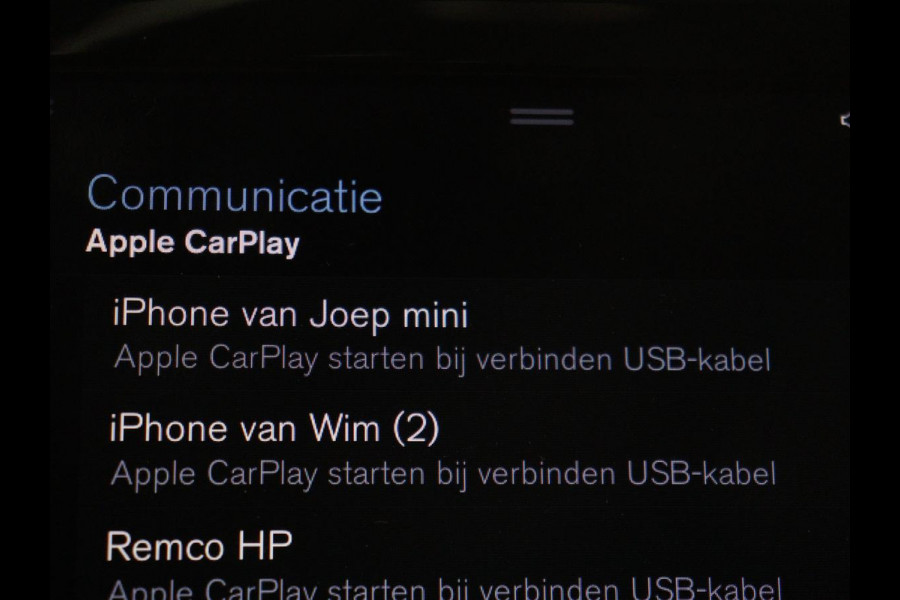 Volvo V60 2.0 B4 Momentum | Stoel & stuurverwarming | Trekhaak | Camera | Adaptive cruise | Carplay | Achterbankverwarming | Full LED | Navigatie