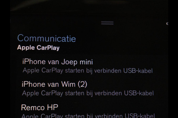 Volvo V60 2.0 B4 Momentum | Stoel & stuurverwarming | Trekhaak | Camera | Adaptive cruise | Carplay | Achterbankverwarming | Full LED | Navigatie