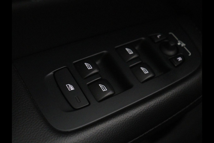 Volvo V60 2.0 B4 Momentum | Stoel & stuurverwarming | Trekhaak | Camera | Adaptive cruise | Carplay | Achterbankverwarming | Full LED | Navigatie
