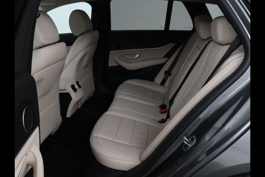Mercedes-Benz E-Klasse 200 Business Solutions | Leder | 360 camera | Stoelverwarming | Carplay | Matrix LED | Widescreen | Park Assist | Navigatie | Memory