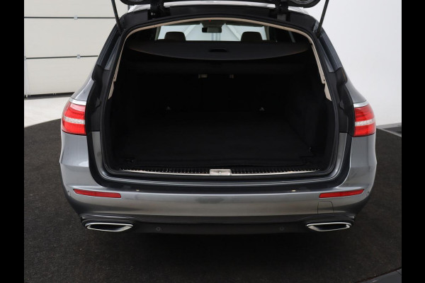 Mercedes-Benz E-Klasse 200 Business Solutions | Leder | 360 camera | Stoelverwarming | Carplay | Matrix LED | Widescreen | Park Assist | Navigatie | Memory