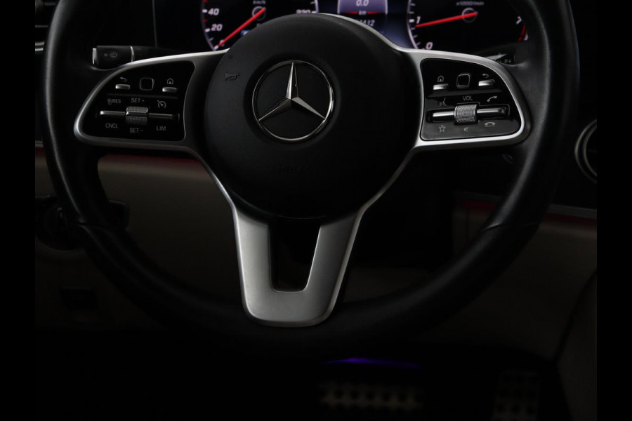 Mercedes-Benz E-Klasse 200 Business Solutions | Leder | 360 camera | Stoelverwarming | Carplay | Matrix LED | Widescreen | Park Assist | Navigatie | Memory