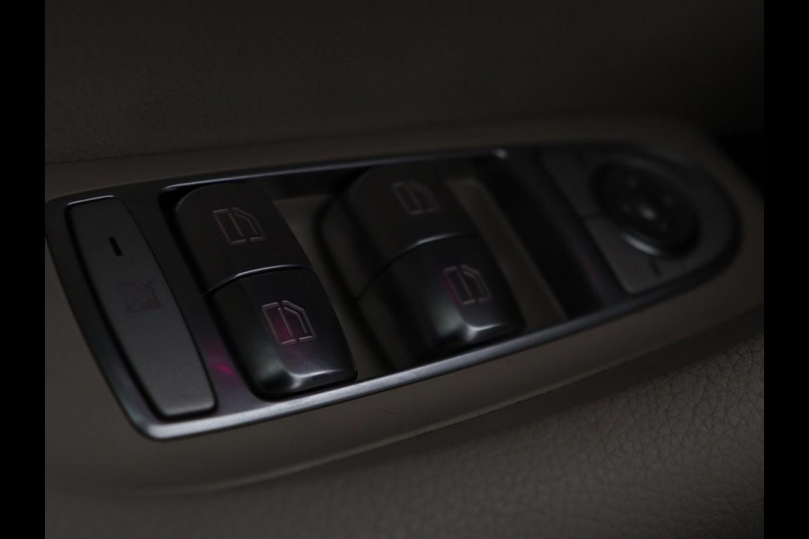 Mercedes-Benz E-Klasse 200 Business Solutions | Leder | 360 camera | Stoelverwarming | Carplay | Matrix LED | Widescreen | Park Assist | Navigatie | Memory