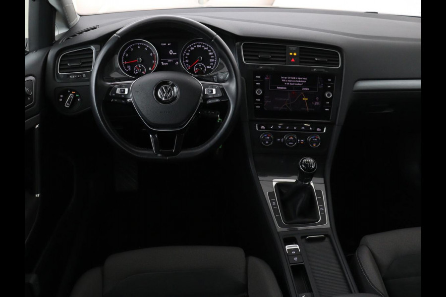 Volkswagen Golf 1.5 TSI Comfortline Business | Stoelverwarming | Massage | Carplay | Navigatie | Adaptive cruise | Climate control | Parkeerhulp | Bluetooth