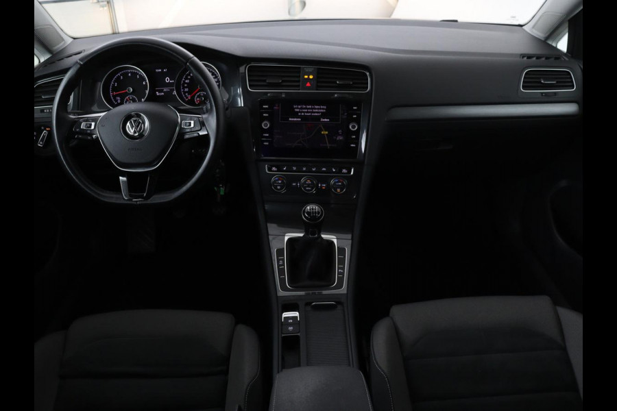 Volkswagen Golf 1.5 TSI Comfortline Business | Stoelverwarming | Massage | Carplay | Navigatie | Adaptive cruise | Climate control | Parkeerhulp | Bluetooth