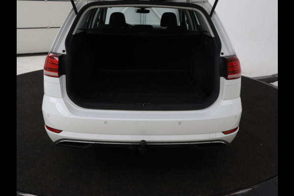 Volkswagen Golf 1.5 TSI Comfortline Business | Stoelverwarming | Massage | Carplay | Navigatie | Adaptive cruise | Climate control | Parkeerhulp | Bluetooth