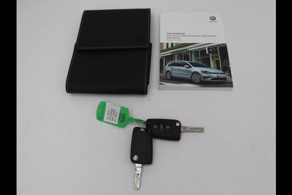 Volkswagen Golf 1.5 TSI Comfortline Business | Stoelverwarming | Massage | Carplay | Navigatie | Adaptive cruise | Climate control | Parkeerhulp | Bluetooth