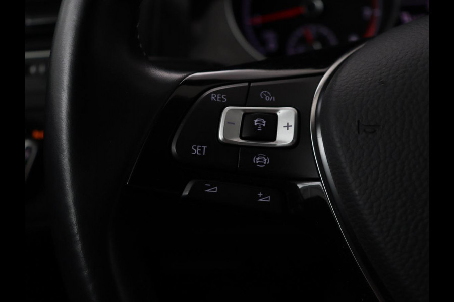 Volkswagen Golf 1.5 TSI Comfortline Business | Stoelverwarming | Massage | Carplay | Navigatie | Adaptive cruise | Climate control | Parkeerhulp | Bluetooth