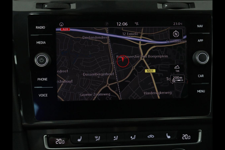 Volkswagen Golf 1.5 TSI Comfortline Business | Stoelverwarming | Massage | Carplay | Navigatie | Adaptive cruise | Climate control | Parkeerhulp | Bluetooth