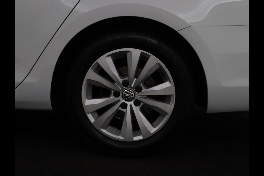 Volkswagen Golf 1.5 TSI Comfortline Business | Stoelverwarming | Massage | Carplay | Navigatie | Adaptive cruise | Climate control | Parkeerhulp | Bluetooth
