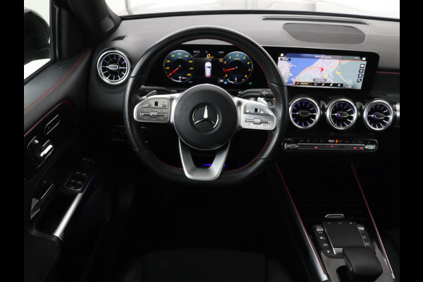 Mercedes-Benz GLB-Klasse 200 Business Solution AMG 7-persoons | Panoramadak | Trekhaak | Stoelverwarming | Matrix LED | Memory | Keyless | Camera | Navigatie