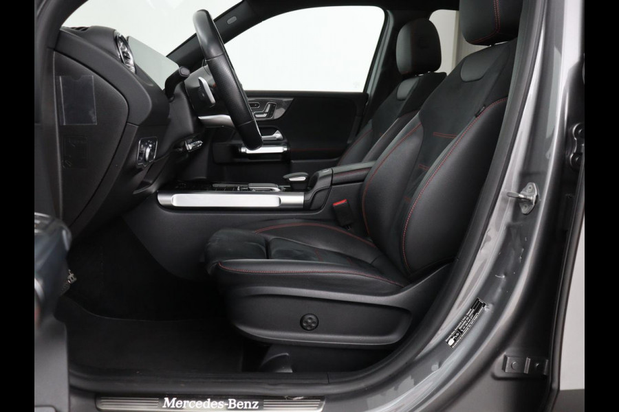 Mercedes-Benz GLB-Klasse 200 Business Solution AMG 7-persoons | Panoramadak | Trekhaak | Stoelverwarming | Matrix LED | Memory | Keyless | Camera | Navigatie