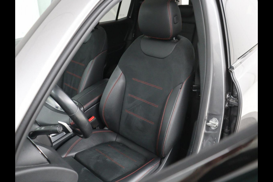 Mercedes-Benz GLB-Klasse 200 Business Solution AMG 7-persoons | Panoramadak | Trekhaak | Stoelverwarming | Matrix LED | Memory | Keyless | Camera | Navigatie