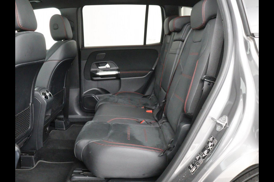 Mercedes-Benz GLB-Klasse 200 Business Solution AMG 7-persoons | Panoramadak | Trekhaak | Stoelverwarming | Matrix LED | Memory | Keyless | Camera | Navigatie