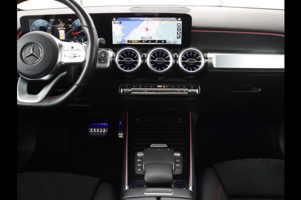 Mercedes-Benz GLB-Klasse 200 Business Solution AMG 7-persoons | Panoramadak | Trekhaak | Stoelverwarming | Matrix LED | Memory | Keyless | Camera | Navigatie