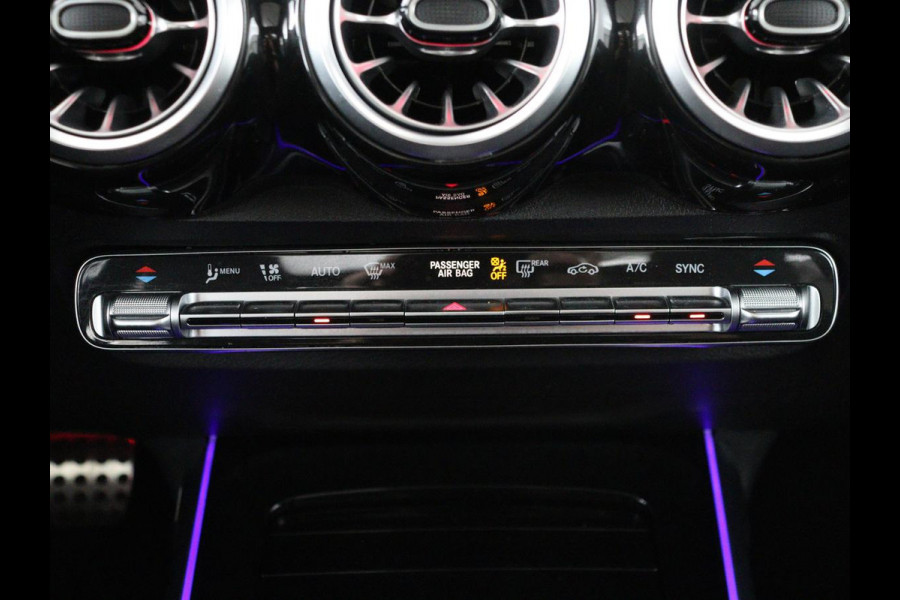 Mercedes-Benz GLB-Klasse 200 Business Solution AMG 7-persoons | Panoramadak | Trekhaak | Stoelverwarming | Matrix LED | Memory | Keyless | Camera | Navigatie
