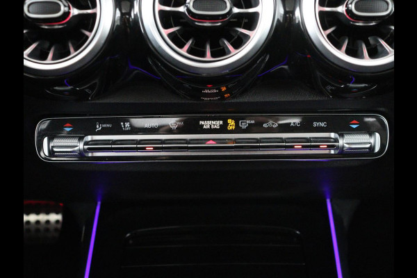 Mercedes-Benz GLB-Klasse 200 Business Solution AMG 7-persoons | Panoramadak | Trekhaak | Stoelverwarming | Matrix LED | Memory | Keyless | Camera | Navigatie