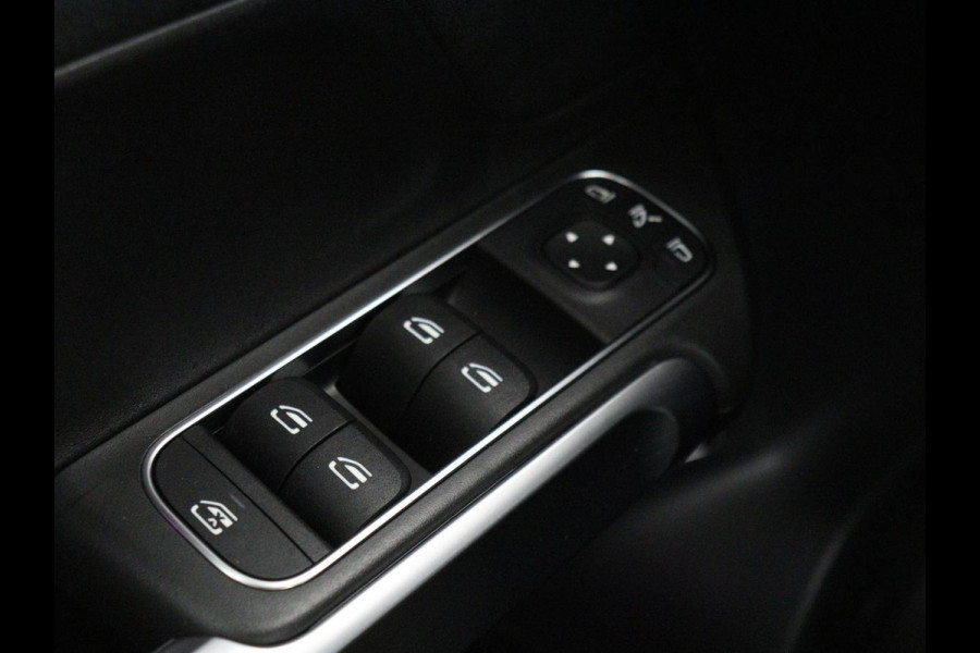Mercedes-Benz GLB-Klasse 200 Business Solution AMG 7-persoons | Panoramadak | Trekhaak | Stoelverwarming | Matrix LED | Memory | Keyless | Camera | Navigatie