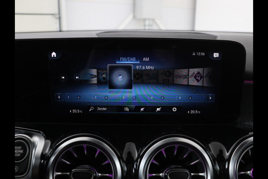 Mercedes-Benz GLB-Klasse 200 Business Solution AMG 7-persoons | Panoramadak | Trekhaak | Stoelverwarming | Matrix LED | Memory | Keyless | Camera | Navigatie