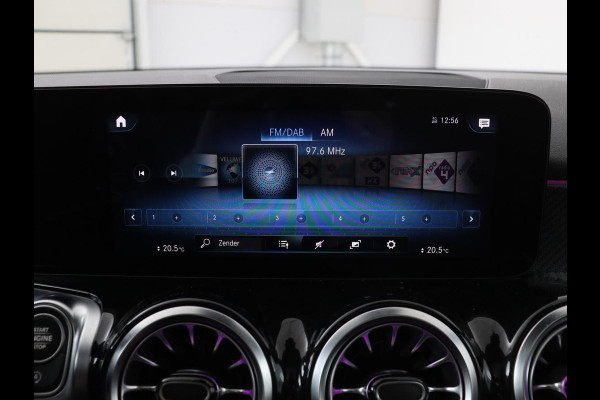 Mercedes-Benz GLB-Klasse 200 Business Solution AMG 7-persoons | Panoramadak | Trekhaak | Stoelverwarming | Matrix LED | Memory | Keyless | Camera | Navigatie