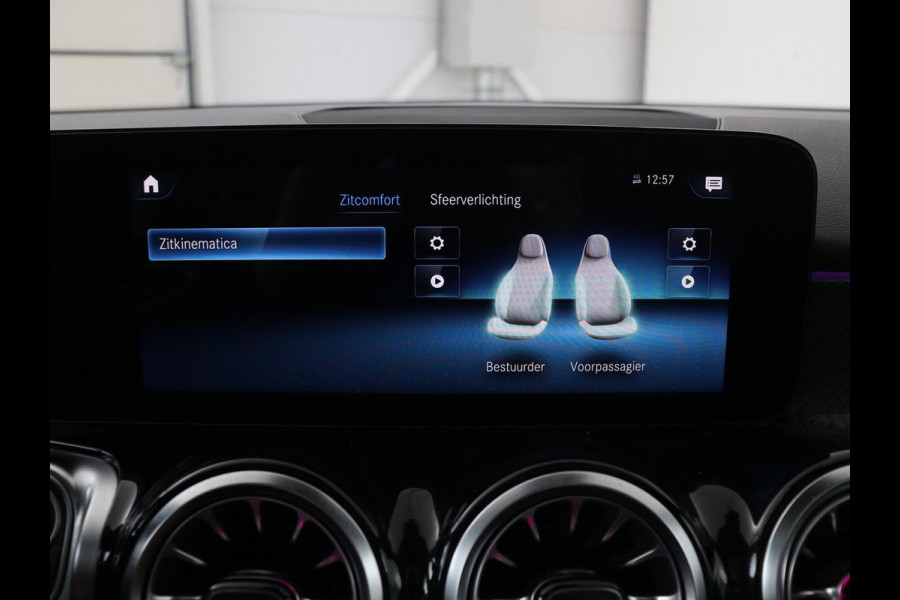 Mercedes-Benz GLB-Klasse 200 Business Solution AMG 7-persoons | Panoramadak | Trekhaak | Stoelverwarming | Matrix LED | Memory | Keyless | Camera | Navigatie