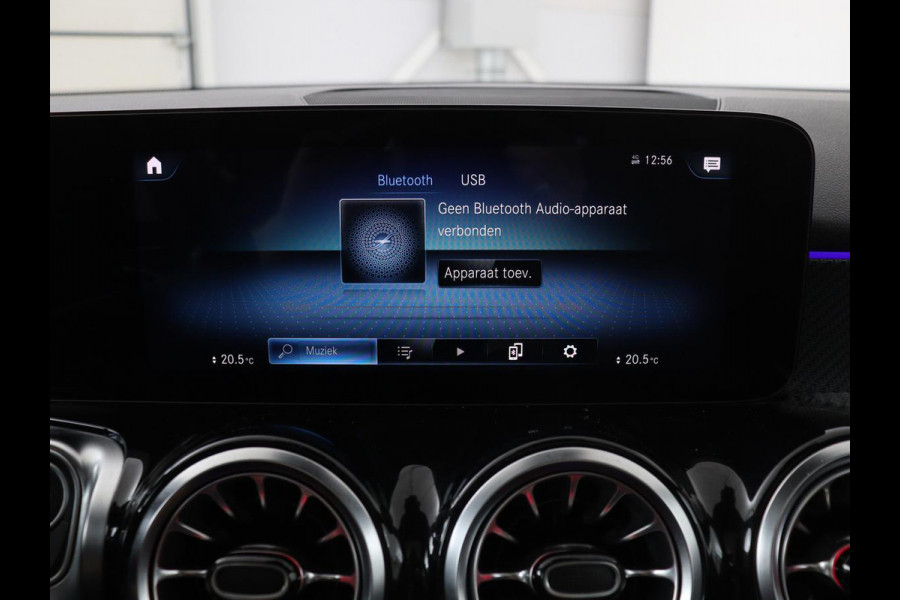 Mercedes-Benz GLB-Klasse 200 Business Solution AMG 7-persoons | Panoramadak | Trekhaak | Stoelverwarming | Matrix LED | Memory | Keyless | Camera | Navigatie