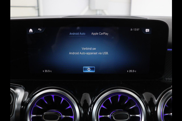 Mercedes-Benz GLB-Klasse 200 Business Solution AMG 7-persoons | Panoramadak | Trekhaak | Stoelverwarming | Matrix LED | Memory | Keyless | Camera | Navigatie