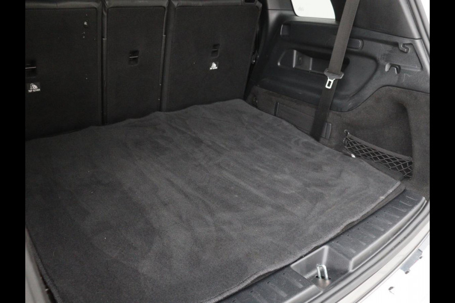 Mercedes-Benz GLB-Klasse 200 Business Solution AMG 7-persoons | Panoramadak | Trekhaak | Stoelverwarming | Matrix LED | Memory | Keyless | Camera | Navigatie