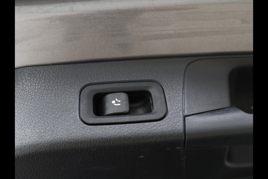 Mercedes-Benz GLB-Klasse 200 Business Solution AMG 7-persoons | Panoramadak | Trekhaak | Stoelverwarming | Matrix LED | Memory | Keyless | Camera | Navigatie