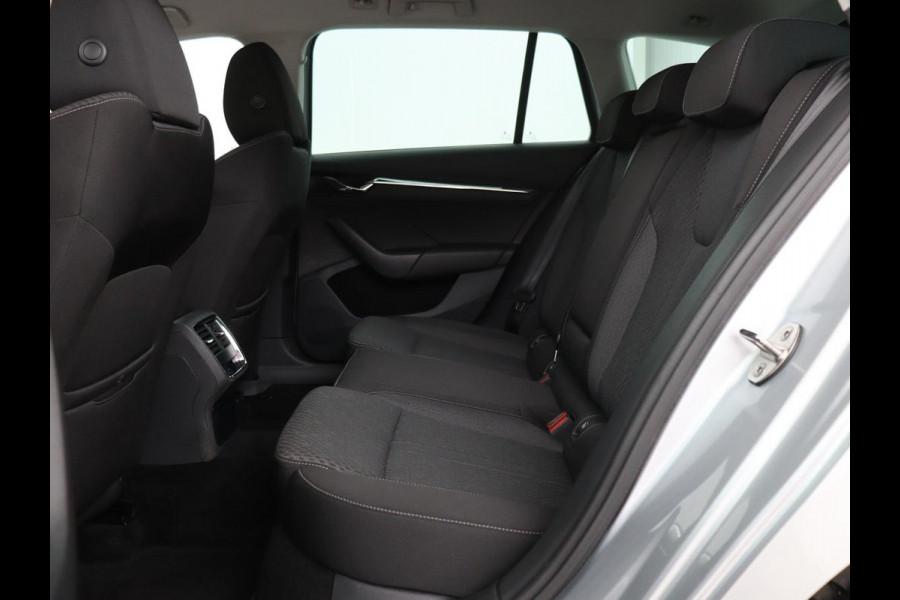 Škoda Octavia 1.4 TSI iV PHEV Business Edition | Stoelverwarming | Adaptive cruise | Carplay | Stuur & achterbankverwarming | Memory | Navigatie | Parkeerhulp