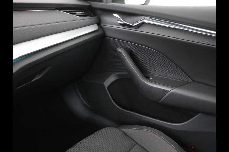 Škoda Octavia 1.4 TSI iV PHEV Business Edition | Stoelverwarming | Adaptive cruise | Carplay | Stuur & achterbankverwarming | Memory | Navigatie | Parkeerhulp