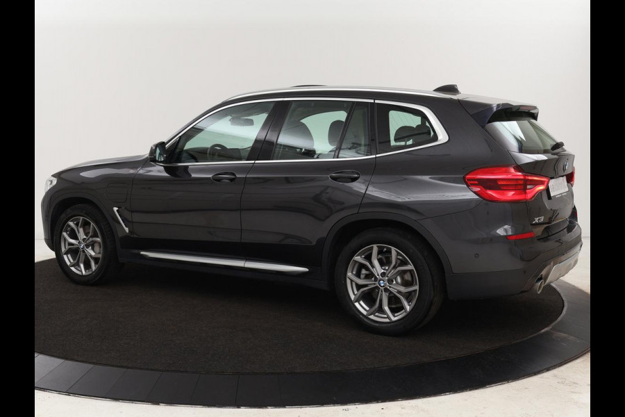 BMW X3 xDrive30e High Executive | X Line | Panoramadak | Stoel & stuurverwarming | Carplay | Sportstoelen | Half leder | Live Cockpit | Full LED | Camera
