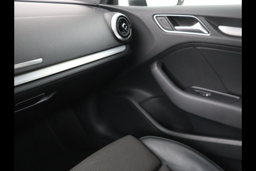 Audi A3 1.5 TFSI Sport S Line Edition | Stoelverwarming | Massage | Full LED | Half leder | Navigatie | Sportstoelen | Climate control