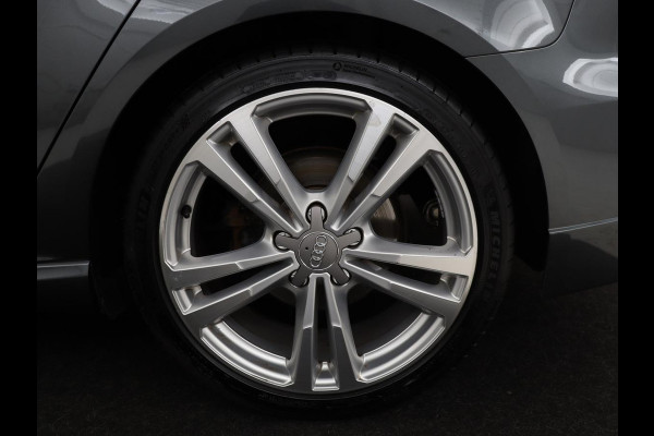 Audi A3 1.5 TFSI Sport S Line Edition | Stoelverwarming | Massage | Full LED | Half leder | Navigatie | Sportstoelen | Climate control