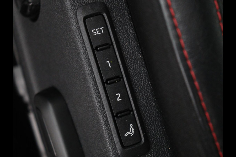 Škoda Octavia 1.4 TSI RS iV PHEV Business | Panoramadak | Leder/Alcantara | Adaptive cruise | Massage | Camera | Side Assist | Matrix LED | Carplay | Memory | Navigatie