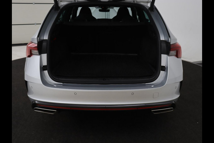 Škoda Octavia 1.4 TSI RS iV PHEV Business | Panoramadak | Leder/Alcantara | Adaptive cruise | Massage | Camera | Side Assist | Matrix LED | Carplay | Memory | Navigatie