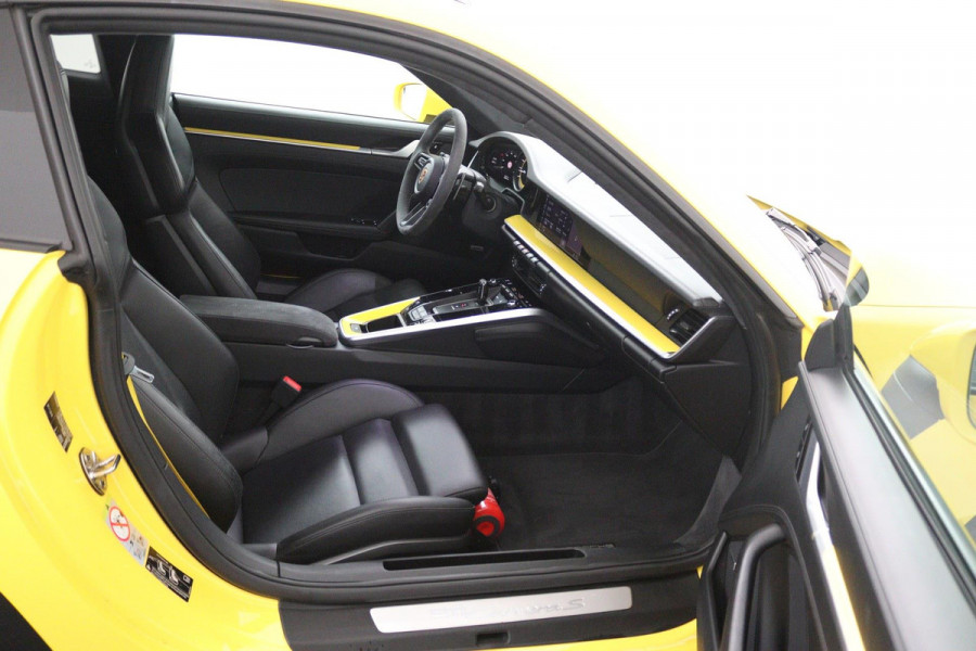 Porsche 992 911 3.0 Carrera S (FULL Option, Dealer OnderH, Sport design GTS, Pano, Sport Chrono, 4W Besturing, Stoel Koeling, Etc)