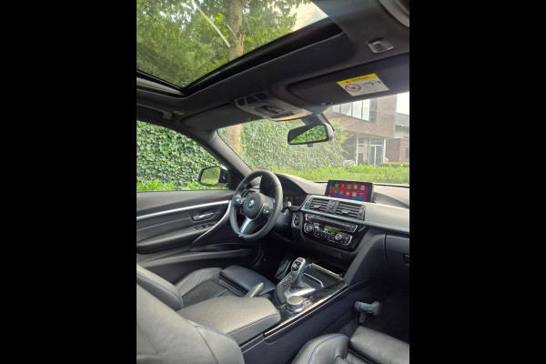 BMW 3 Serie Touring 320i M Sport Shadow EX 6WB Panorama Apple CarPlay Digitaal Teller NAP 2e-Eig F31