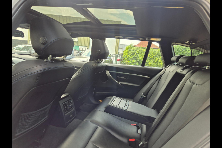 BMW 3 Serie Touring 320i M Sport Shadow EX 6WB Panorama Apple CarPlay Digitaal Teller NAP 2e-Eig F31