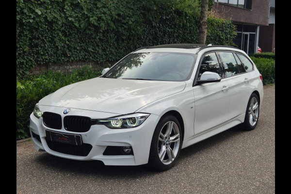 BMW 3 Serie Touring 320i M Sport Shadow EX 6WB Panorama Apple CarPlay Digitaal Teller NAP 2e-Eig F31
