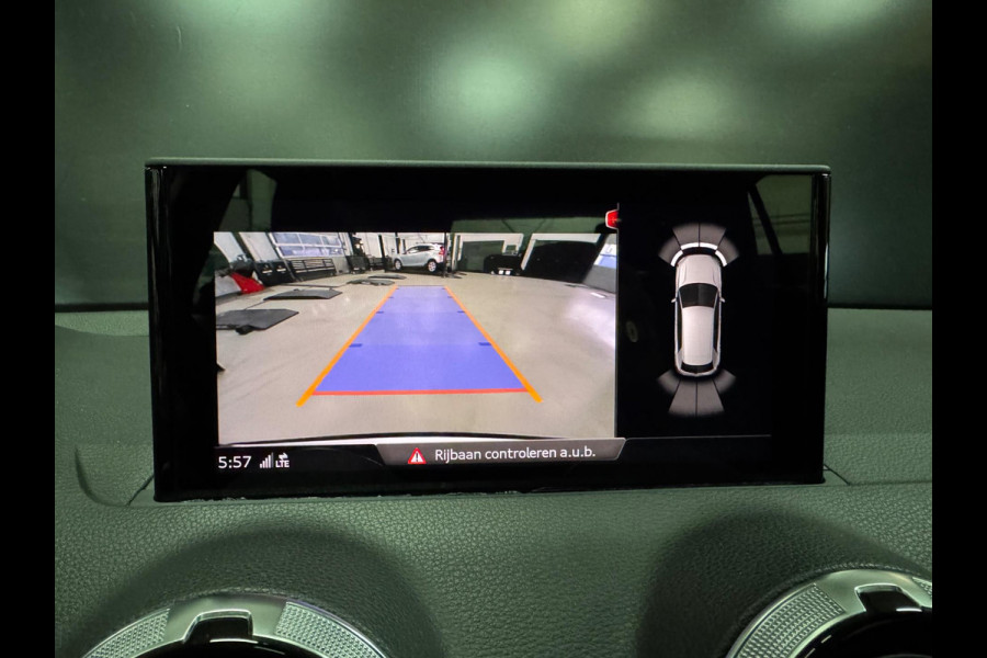Audi Q2 35 TFSI S-Line, Pano, Apple Carplay, Camera, Cruise, Clima, 19" Velgen, Dealer Onderhouden
