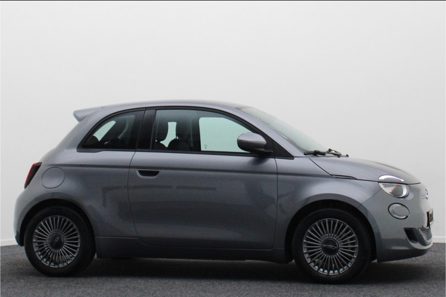 Fiat 500E Icon 42 kWh Virtual Cockpit, Climate, Apple Carplay, Cruise, DAB, USB, 16''