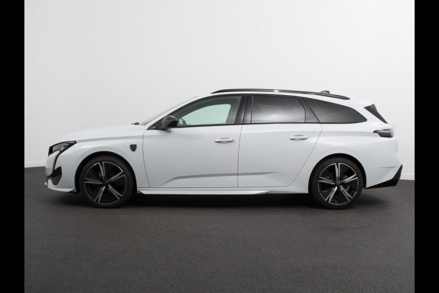 Peugeot 308 1.2 PureTech GT Climate control Adaptive cruise control Parkeersensoren Achteruitrijcamera Navigatie Voorstoelen verwarmd LED Apple Carplay/ Android Auto