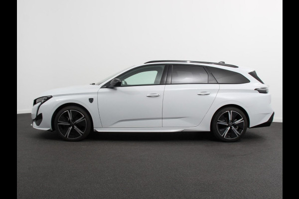 Peugeot 308 1.2 PureTech GT Climate control Adaptive cruise control Parkeersensoren Achteruitrijcamera Navigatie Voorstoelen verwarmd LED Apple Carplay/ Android Auto