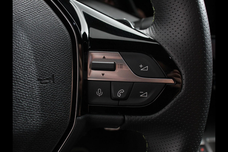 Peugeot 308 1.2 PureTech GT Climate control Adaptive cruise control Parkeersensoren Achteruitrijcamera Navigatie Voorstoelen verwarmd LED Apple Carplay/ Android Auto