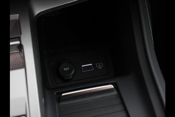 Peugeot 308 1.2 PureTech GT Climate control Adaptive cruise control Parkeersensoren Achteruitrijcamera Navigatie Voorstoelen verwarmd LED Apple Carplay/ Android Auto