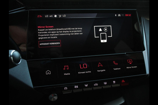 Peugeot 308 1.2 PureTech GT Climate control Adaptive cruise control Parkeersensoren Achteruitrijcamera Navigatie Voorstoelen verwarmd LED Apple Carplay/ Android Auto