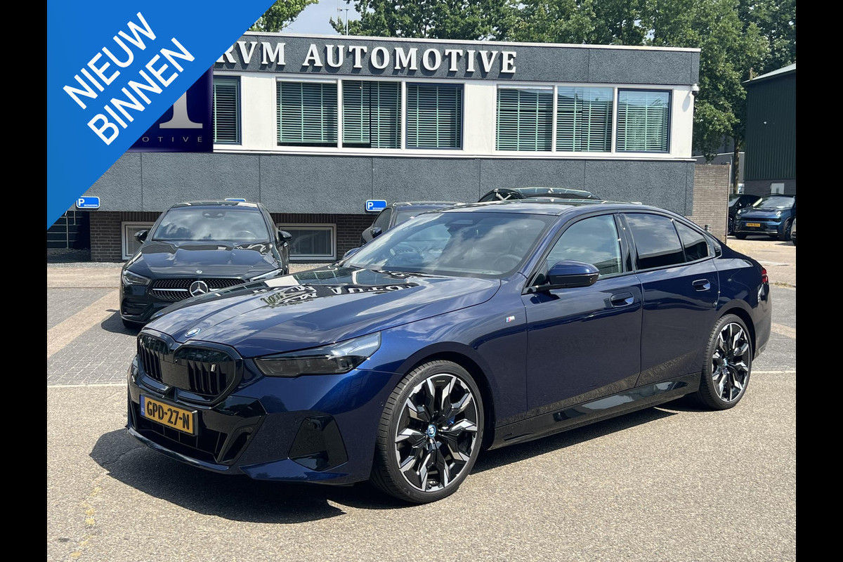 BMW i5 eDrive40 84 kWh ORIG. NL. NAP KM. | MEGA VOL | M-SPORTPAKKET | PANO | HARMAN&KARDON BMW i5 eDrive40 84 kWh ORIG. NL. NAP KM. | MEGA VOL | M-SPORTPAKKET | PANO | HARMAN&KARDON