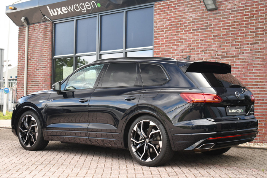 Volkswagen Touareg R 3.0 TSi eHybrid 4M Pano Trekh ACC Luchtvering 22inch